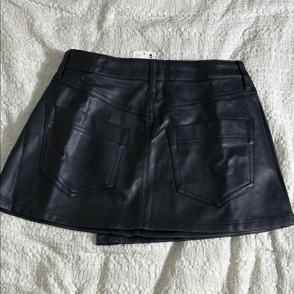 We The Free Sleek Black Mini Skirt size 24 - Picture 3 of 8